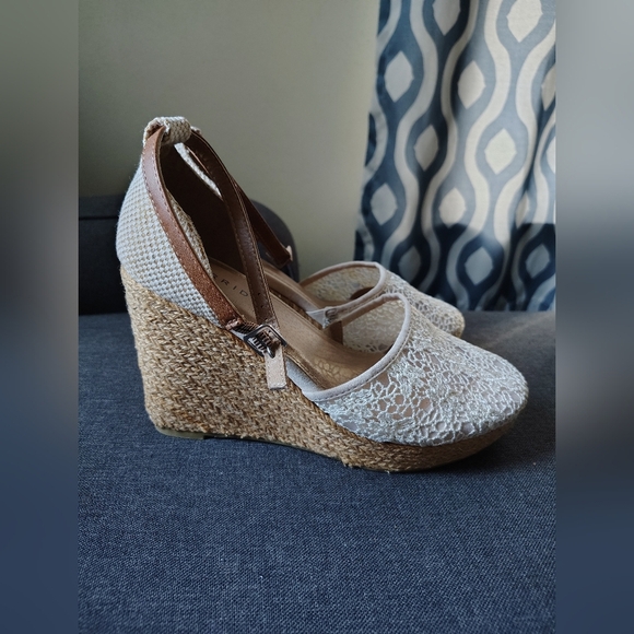 Torrid Lace Espadrille Wedge Size 10W - Picture 2 of 6